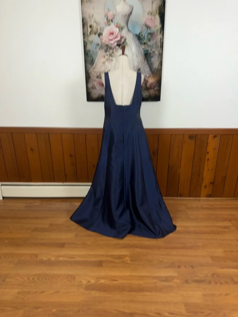 Elegant New Alfred Sung Navy Satin Twill Gown - Picture 4 of 6